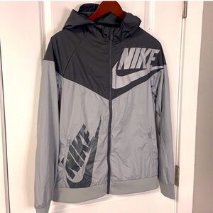Nike Windbreaker Jacket Boys XL Gray Full Zip Hooded Lightweight